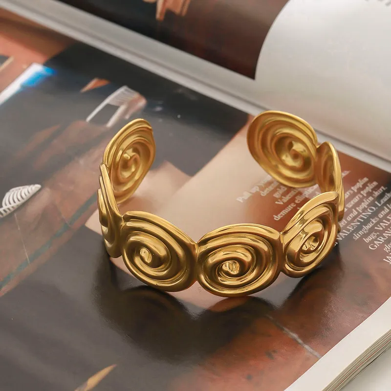 Wholesale PVD Coated Real Gold Plated Solid Color 316 Stainless Steel Vacation Simple Style Waterproof Non Tarnish 316 Stainless Steel Bangle