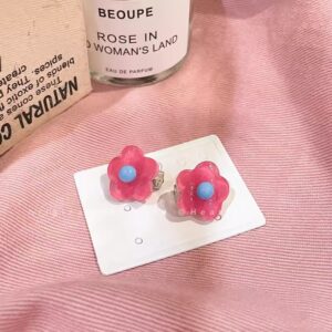 Small red flower ear clip