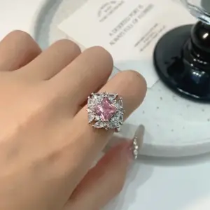 31# J0769a Pink Diamond Square Ring