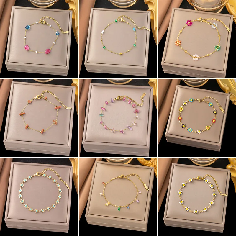 Wholesale PVD Coated Real Gold Plated Geometric Flower 304 Stainless Steel Elegant Simple Style Waterproof Non Tarnish 304 Stainless Steel Bracelets
