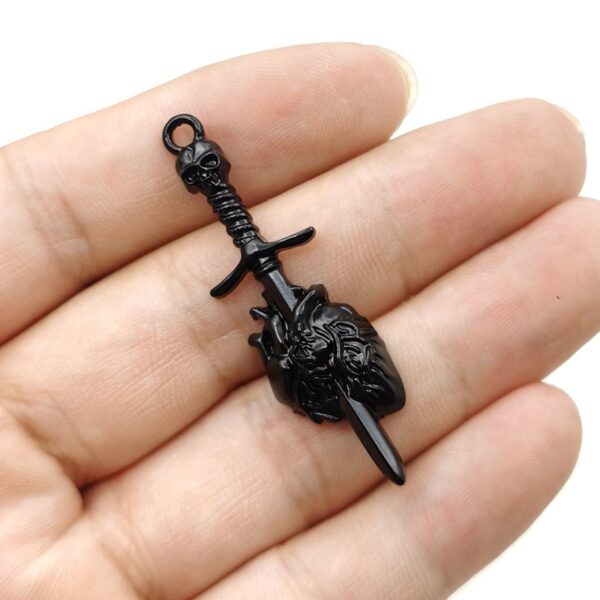 Wholesale Halloween Gothic Skull Sword Wear Heart Alloy Pendant