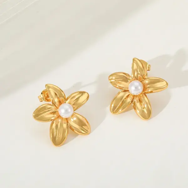 Wholesale 1 Pair Elegant Retro Artistic Geometric Flower Inlay 304 Stainless Steel Imitation Pearl 18K Gold Plated Ear Studs