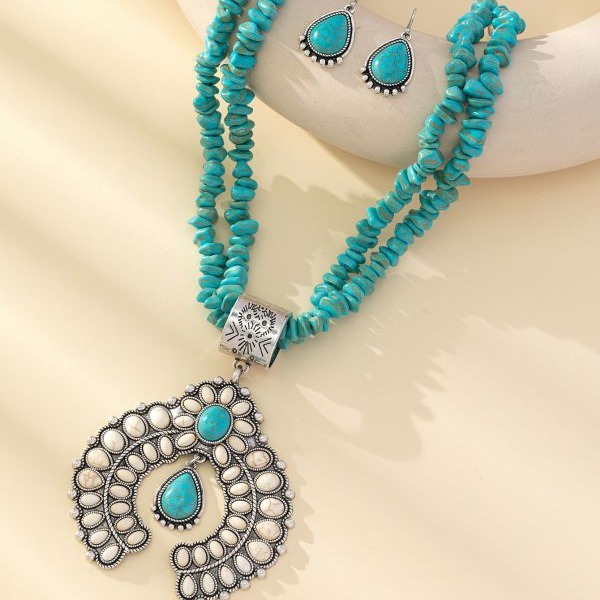 Wholesale New Retro Round Flower Turquoise Pendant Ethnic Style Alloy Geometric Earrings Necklace Jewelry Set