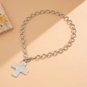 01 necklace white k 6678