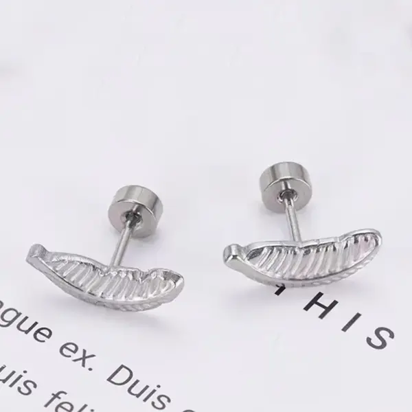 Wholesale 1 Pair Simple Style Moon Heart Shape Plating 304 Stainless Steel 18K Gold Plated Ear Studs
