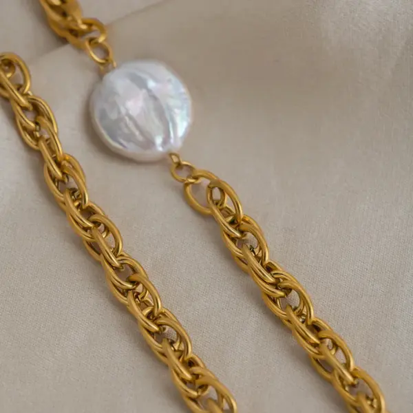 Wholesale PVD Coated Real Gold Plated 18K Gold Round 201 Stainless Steel Freshwater Pearl Elegant Waterproof Non Tarnish Bracelets Necklace