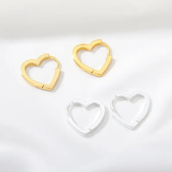 Wholesale PVD Coated Real Gold Plated 18K Gold Heart Shape 304 Stainless Steel Vintage Style Simple Style Waterproof Non Tarnish Earrings