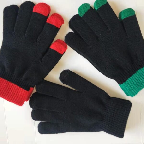 Wholesale Winter Warm Knitted Gloves with Knitted Yarn