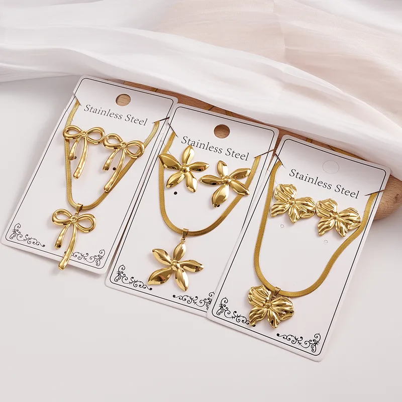 Wholesale Butterfly Knot Flower Earrings Necklace Set 304 Stainless Steel Electroplated Jewelry Set Casual Holiday Modern Style For Women