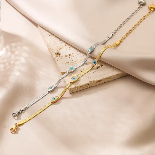 PVD Coated 18K Gold Plated Devil'S Eye 304 Stainless Steel Simple Style Commute Waterproof Non Tarnish 304 Stainless Steel Bracelets