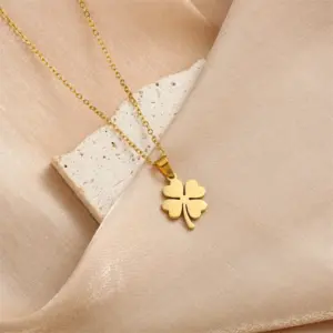 Four-Leaf Clover / Gold