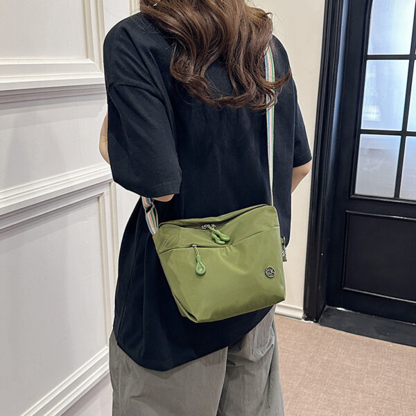 Wholesale Lightweight Sports Travel Small Crossbody Bag Women's Oxford Cloth Shoulder Bag All-match Casual Fashion Mobile Phone Bag Dumpling Bag