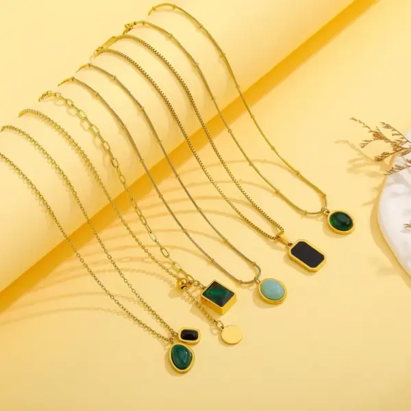 Wholesale PVD Coated Real Gold Plated 18K Gold Geometric Titanium Steel Elegant Waterproof Non Tarnish 304 Stainless Steel Pendant Necklace