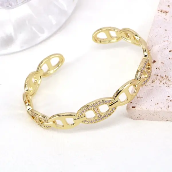 Wholesale Fashion New Inlaid Zirconium Geometric Metal Pig Nose Copper Open Bracelet Jewelry