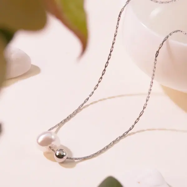 Wholesale 304 Stainless Steel Plastic Solid Color Ion Plating (IP) 18K Gold Plated Sweet Simple Style Waterproof Non Tarnish Plating Regular Chain Silver Pendant Necklace