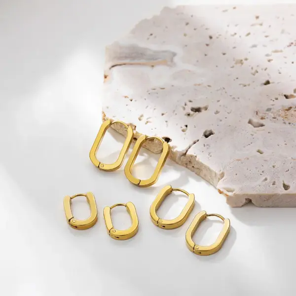 Wholesale 201 Stainless Steel Oval PVD Coated 18K Real Gold Plated Simple Style Plating Gold Earrings