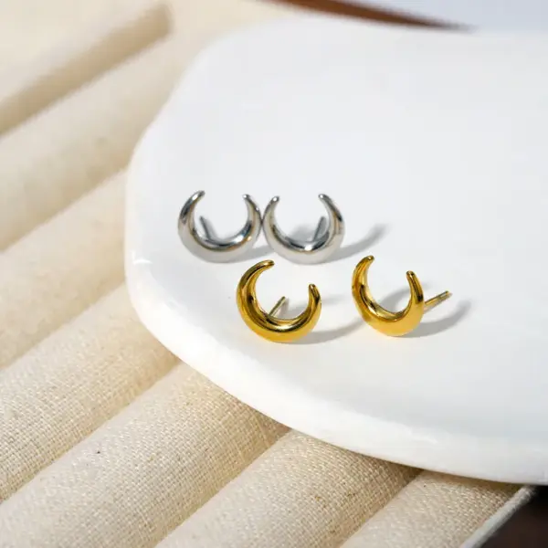 Wholesale PVD Coated Real Gold Plated 18K Gold Moon 304 Stainless Steel Simple Style Waterproof Non Tarnish Ear Studs
