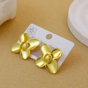 Gold / Average Size / Style 60