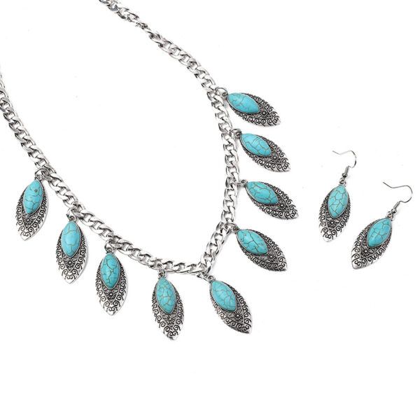 Wholesale Simple and Fashionable Ethnic Style Dress Necklace High-End Versatile Green Clavicle Chain Earrings Jewelry Set