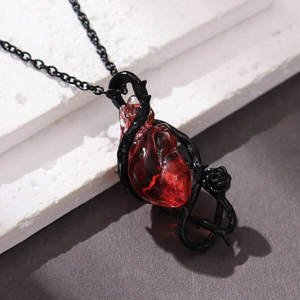 oly-299bbdd00acb702dc99c1394f276da5c Wholesale Cross-Border European and American Heart Couple Necklace Exaggerated Design Thorn Vine Flower Clavicle Chain Halloween Pendant