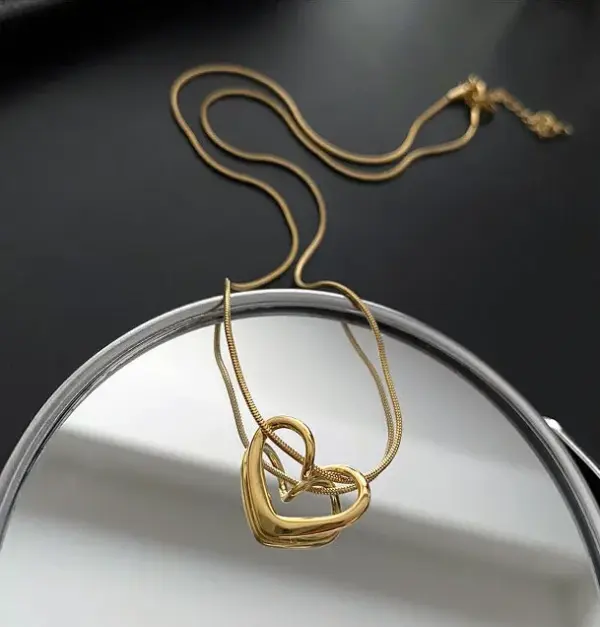 Wholesale 304 Stainless Steel Heart Shape PVD Coated 18K Real Gold Plated Fashion Waterproof Non Tarnish Inlaid Gold Gold Pendant Necklace