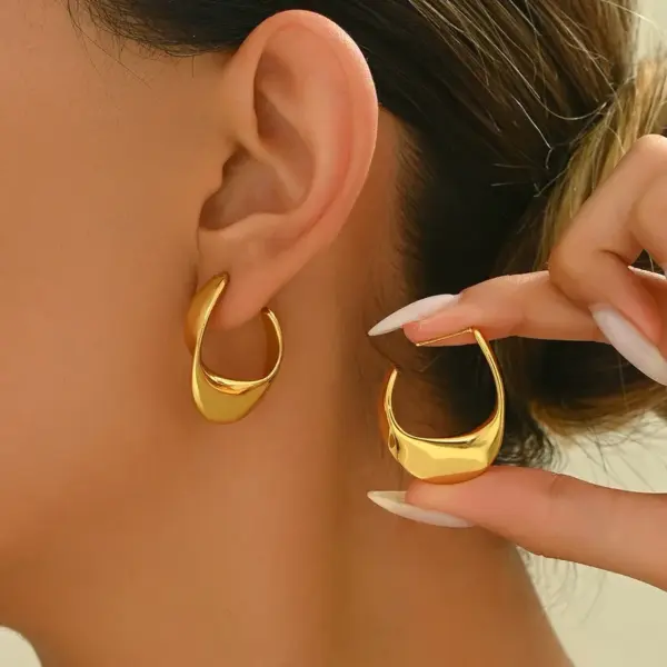 Ion Plating (IP) 18K Gold Plated C Shape 304 Stainless Steel Vintage Style Simple Style Waterproof Non Tarnish Ear Studs