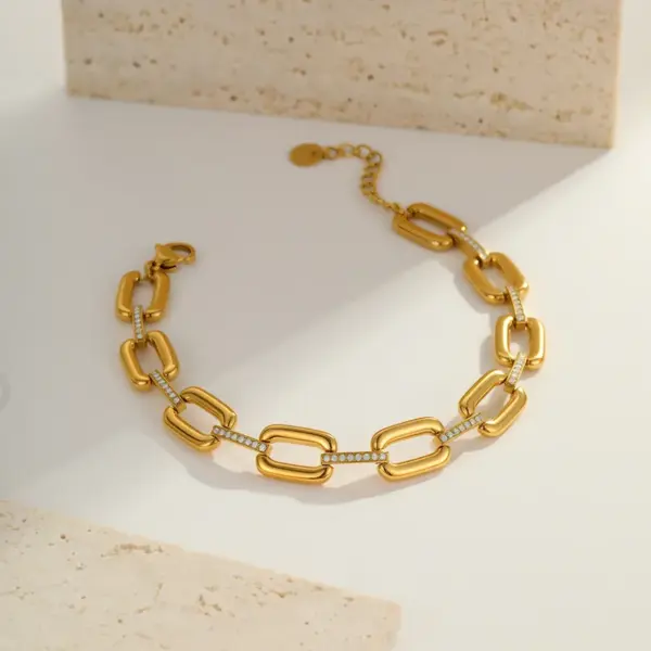 Wholesale Color Retention 304 Stainless Steel Round Heart Zircon Bracelet Gold Plated Elegant Bracelet