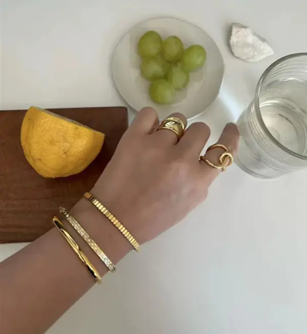 Casual Simple Style Round Square Stripe Stainless Steel Plating Inlay Zircon 18k Gold Plated Bangle