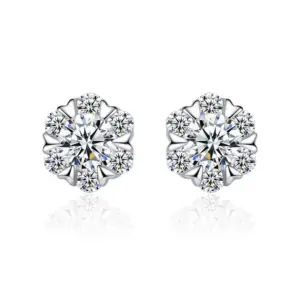 Romantic Snowflake Ear Stud 1 Karat