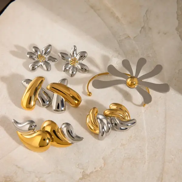 Wholesale 304 Stainless Steel Geometric PVD Coated 18K Real Gold Plated Simple Style Classic Style Mixed Color Plating Ear Studs