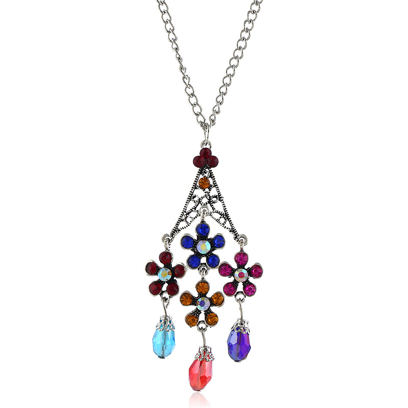 Wholesale Exaerated for European and American fashion temperament diamond necklace hollow flower crystal tassel necklace vintage clavicle chain