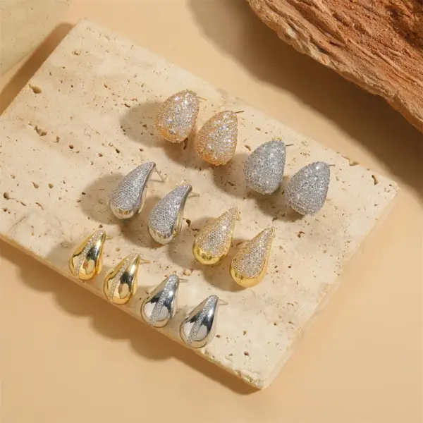 Wholesale 1 Pair Elegant Glam Water Droplets Plating Inlay Copper Zircon Earrings