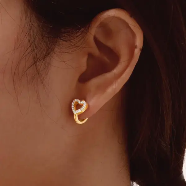 201 Stainless Steel Heart Shape Flower PVD Coated Zircon Real Gold Plated 18K Gold Basic Simple Style Waterproof Non Tarnish Earrings