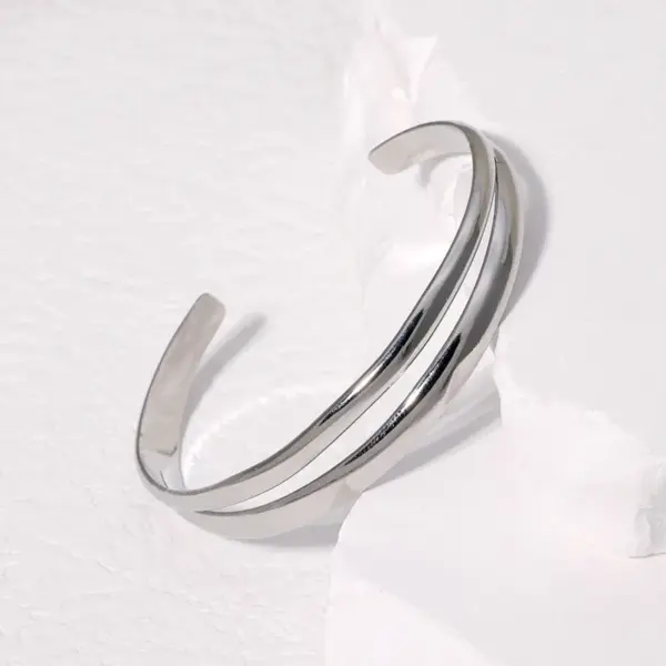 Wholesale PVD Coated Real Gold Plated 18K Gold Solid Color 304 Stainless Steel Retro Roman Style Waterproof Non Tarnish Bangle