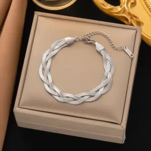 Ae95 Three-Strand Blade Chain Bracelet / Steel Color