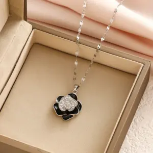 6255 Silver Camellia