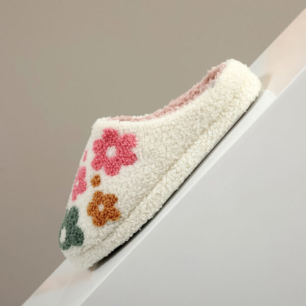 Wholesale Cross-Border Cute Flower Embroidered Cartoon Home Cotton Slippers Warm Soft Bottom Silent Plush Slippers Wholesale Dropshipping New