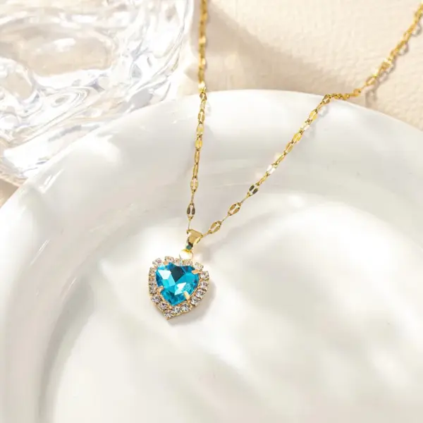 Wholesale Jewelry Simple Style Classic Style Heart Shape Copper Rhinestones K Gold Plated Vacuum Plating Inlay Stupid Chain Pendant Necklace