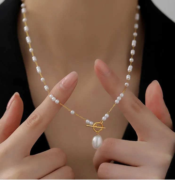 Wholesale 304 Stainless Steel Round Pearl PVD Coated Artificial Pearls 18K Gold Plated Simple Style Waterproof Non Tarnish Plating Necklace