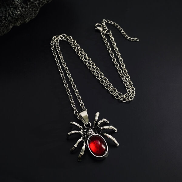 Wholesale Gothic Dark Spider Pendant Necklace Ins European and American Style Distinctive Long Spider Clavicle Chain Halloween Woolen Chain