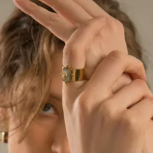 SR21012305GY / One Size