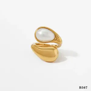 Gold Pearl Ring B567