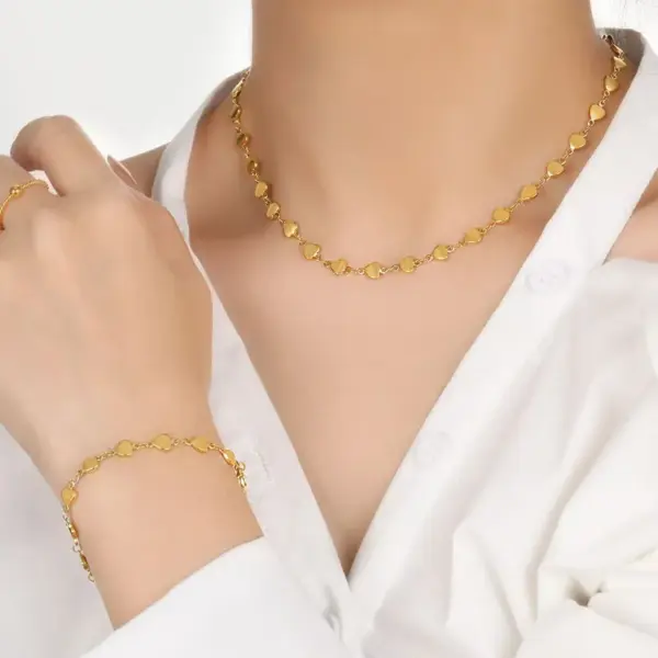 Wholesale Ion Plating (IP) 18K Gold Plated Heart Shape 304 Stainless Steel Princess Sweet Simple Style Waterproof Non Tarnish Bracelets Necklace