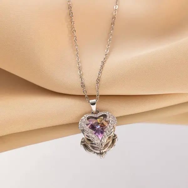 Wholesale Romantic Heart Shape Titanium Steel Copper Plating Inlay Artificial Crystal Pendant Necklace