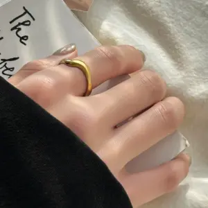 A43J / Adjustable Opening