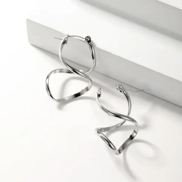 Wholesale 1 Pair Elegant Simple Style Irregular Geometric Plating 201 Stainless Steel 18K Gold Plated Earrings