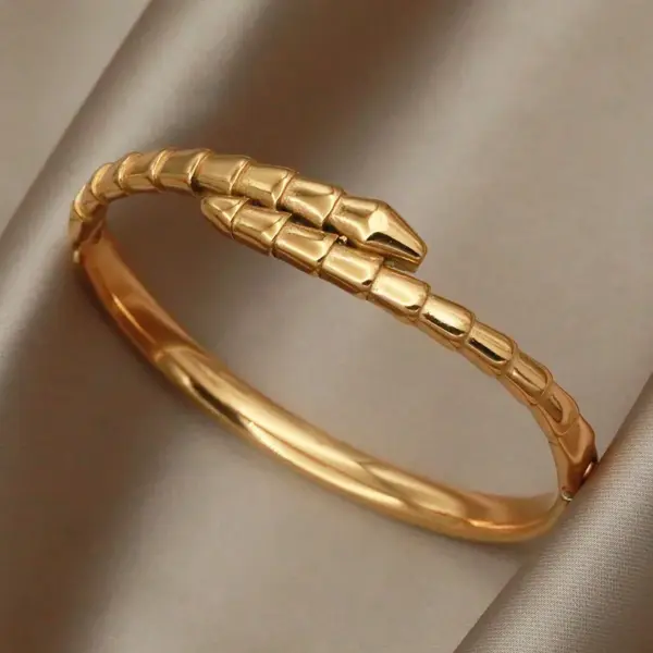 304 Stainless Steel Jaguar Snake Ion Plating (IP) Zircon Real Gold Plated Vintage Style French Style Waterproof Non Tarnish Asymmetrical Plating Gold Bangle