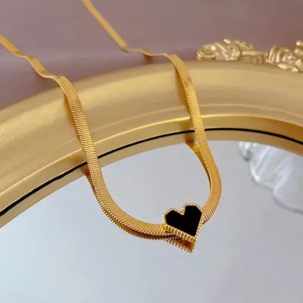 Wholesale PVD Coated Real Gold Plated Heart Shape Titanium Steel Simple Style Classic Style Waterproof Non Tarnish Titanium Steel Necklace