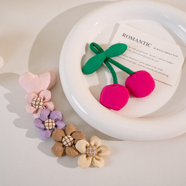 Wholesale Rustic style fabric 3D flower pendant ornament, cute Mori-style brooch accessory, DIY handmade design prop