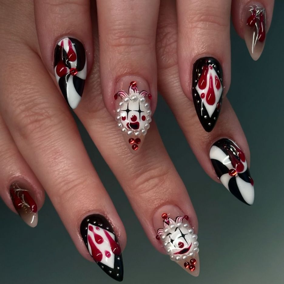 Wholesale Clown Almond Nail Tips Face Blood op Striped Diamond Pattern Nail Wearing